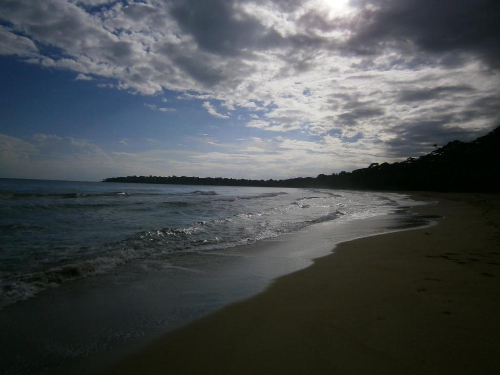 Sunrise Beach Hotel Puerto Viejo de Talamanca Luaran gambar
